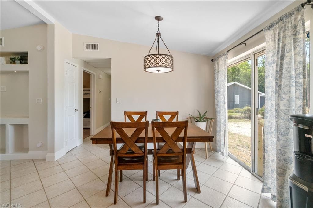 3321 Golden Gate Blvd E, Naples, FL 34120-10