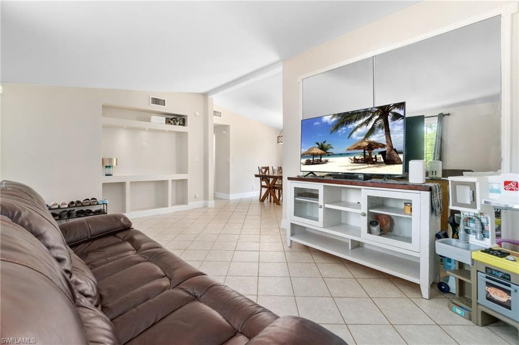 3321 Golden Gate Blvd E, Naples, FL 34120-2