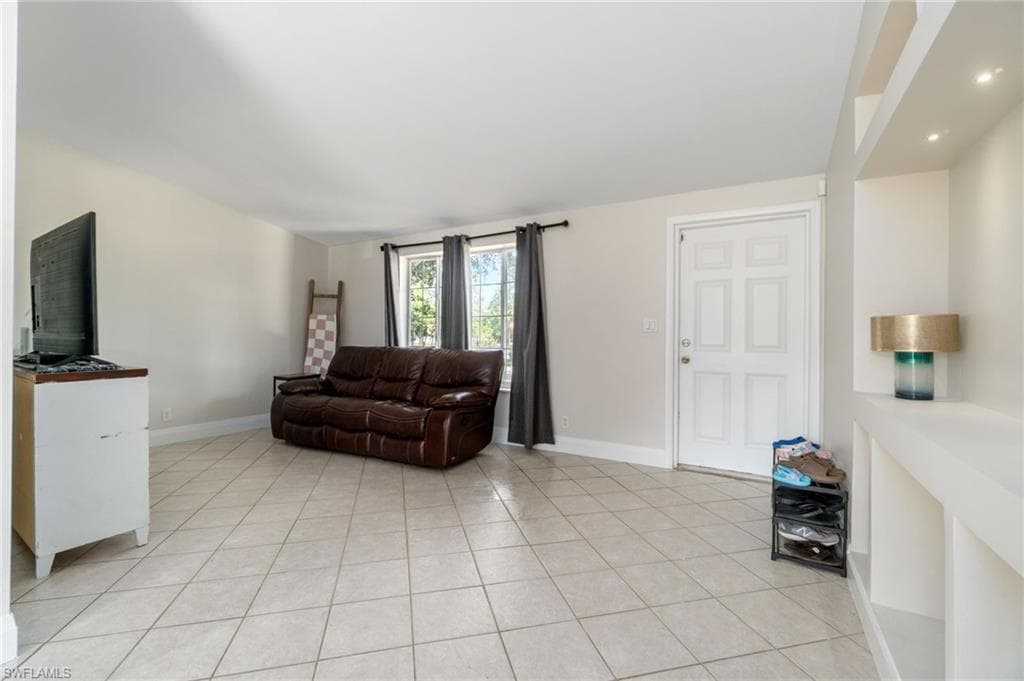 3321 Golden Gate Blvd E, Naples, FL 34120-6