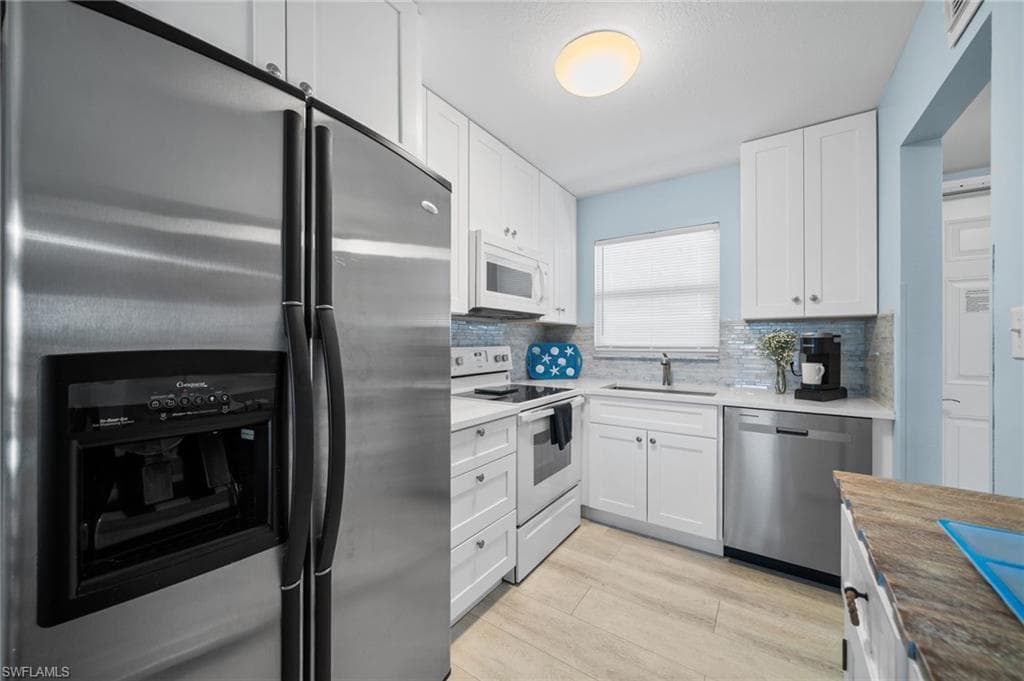 190 Turtle Lake Ct 311, Naples, FL 34105-10