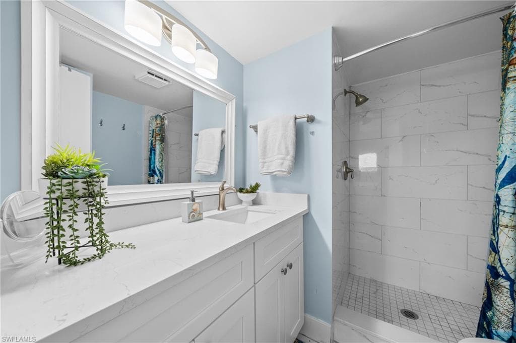 190 Turtle Lake Ct 311, Naples, FL 34105-13