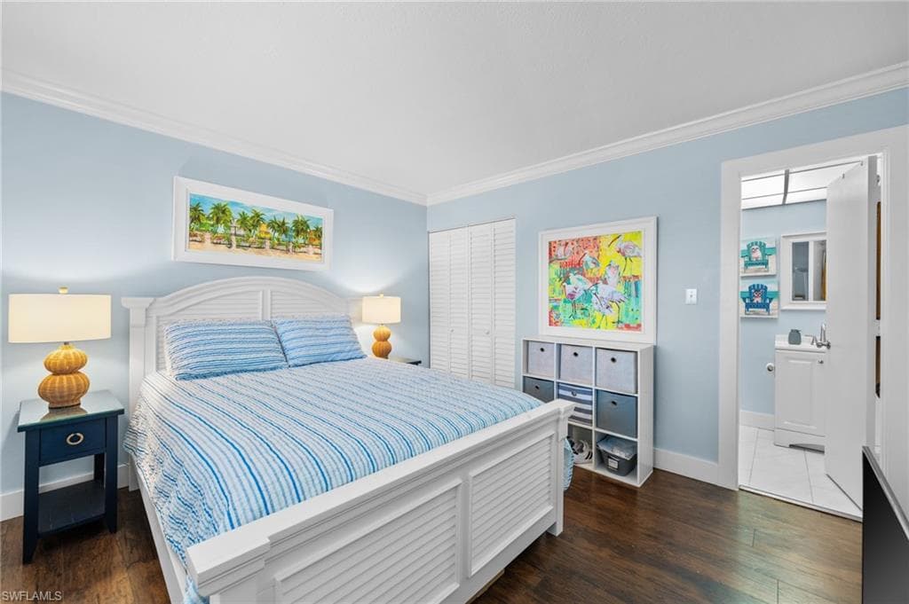 190 Turtle Lake Ct 311, Naples, FL 34105-19