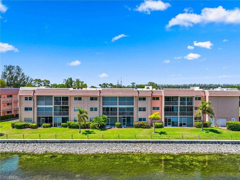 190 Turtle Lake Ct 311, Naples, FL 34105-28