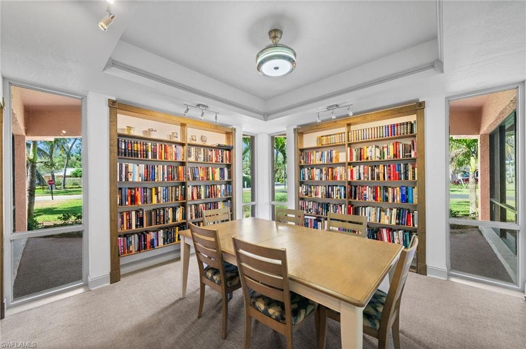190 Turtle Lake Ct 311, Naples, FL 34105-38