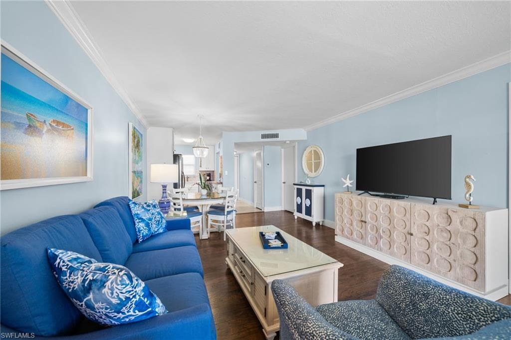190 Turtle Lake Ct 311, Naples, FL 34105-3