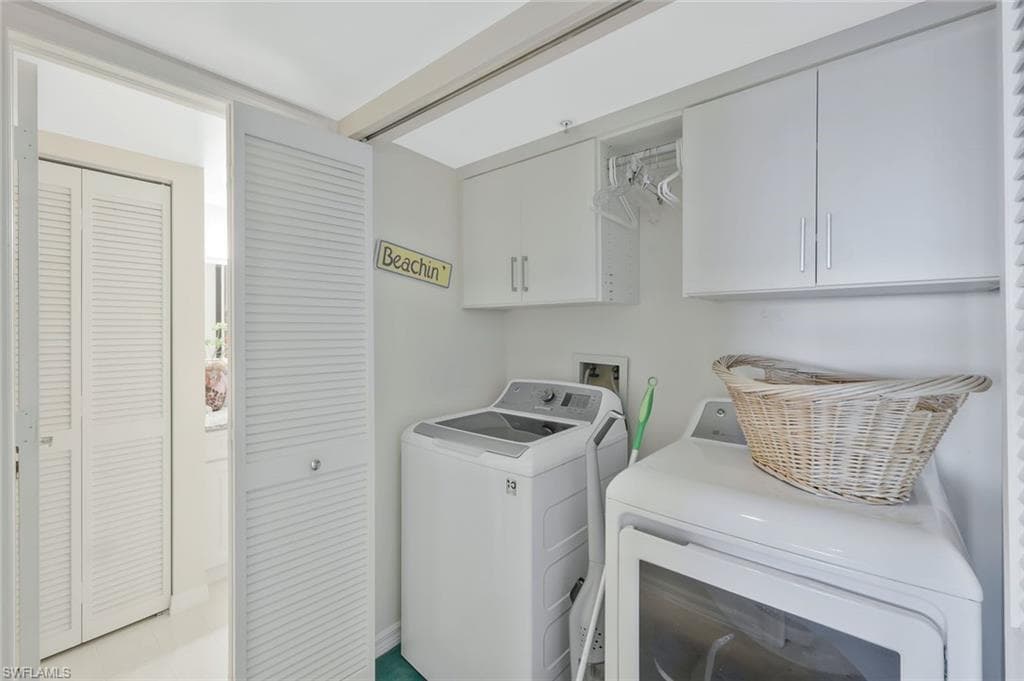 6573 Marissa Loop 303, Naples, FL 34108-17