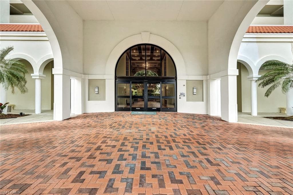 6573 Marissa Loop 303, Naples, FL 34108-24