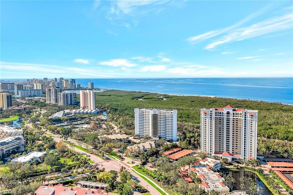 6573 Marissa Loop 303, Naples, FL 34108-27