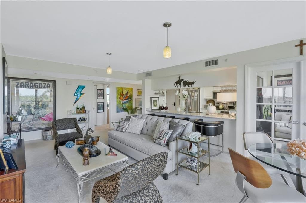 6573 Marissa Loop 303, Naples, FL 34108-2