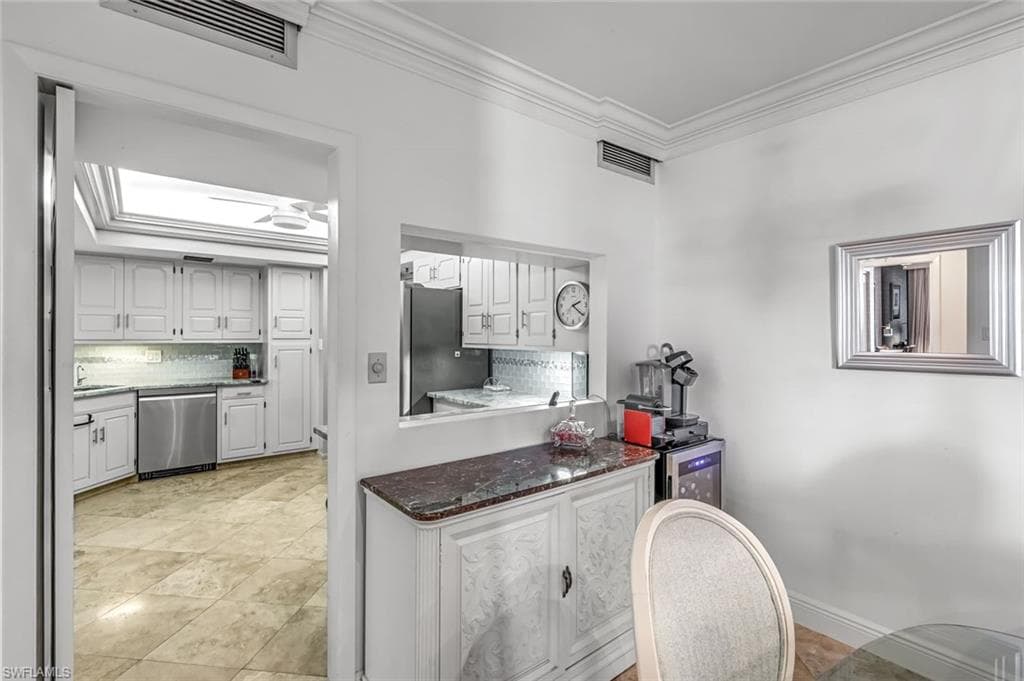 174 Collier Blvd 304, Marco Island, FL 34145-14