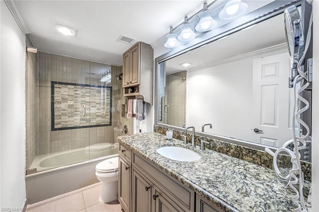 174 Collier Blvd 304, Marco Island, FL 34145-22