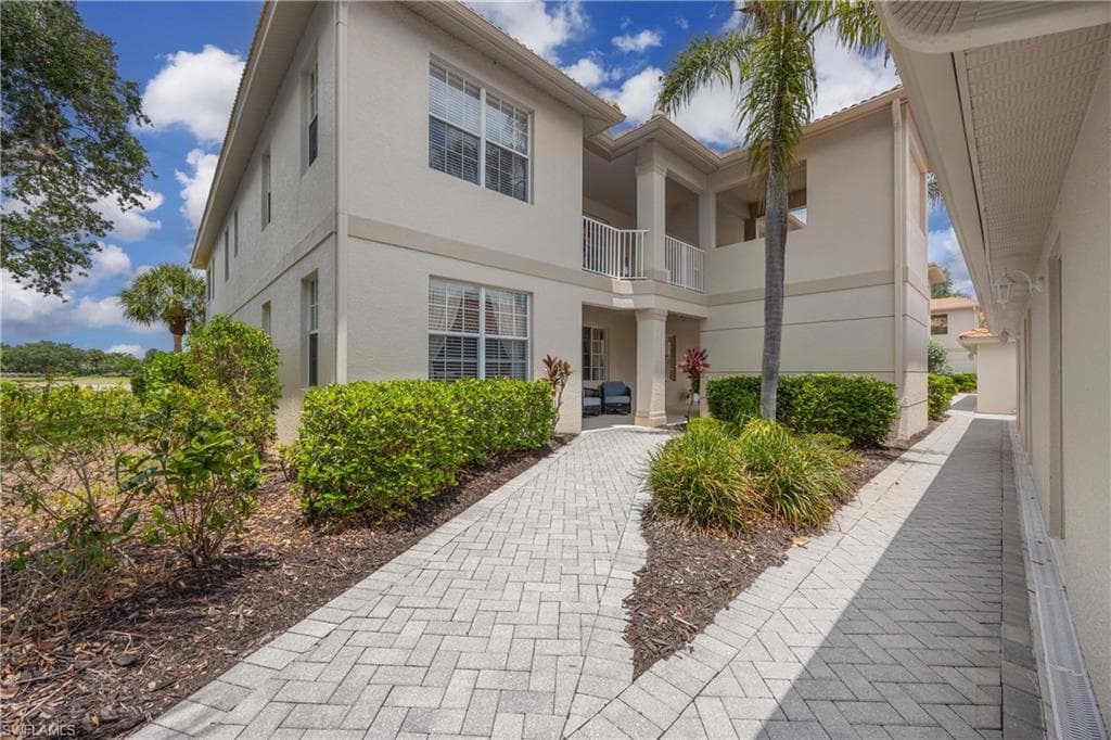 3965 Bishopwood Ct E 101, Naples, FL 34114-6