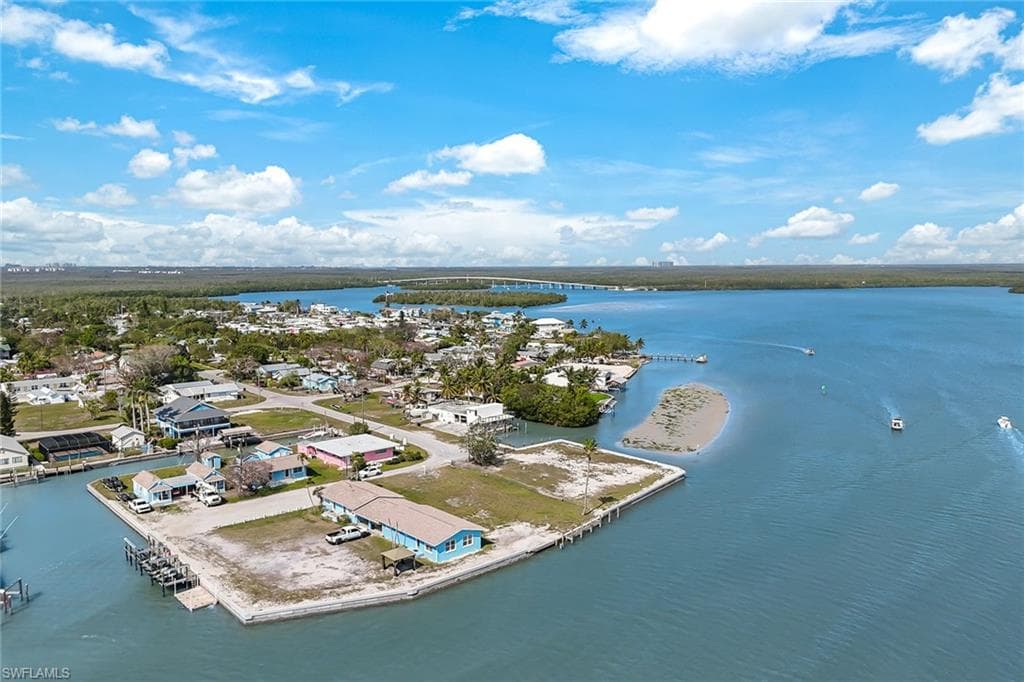 110 East Ct, Naples, FL 34140-9