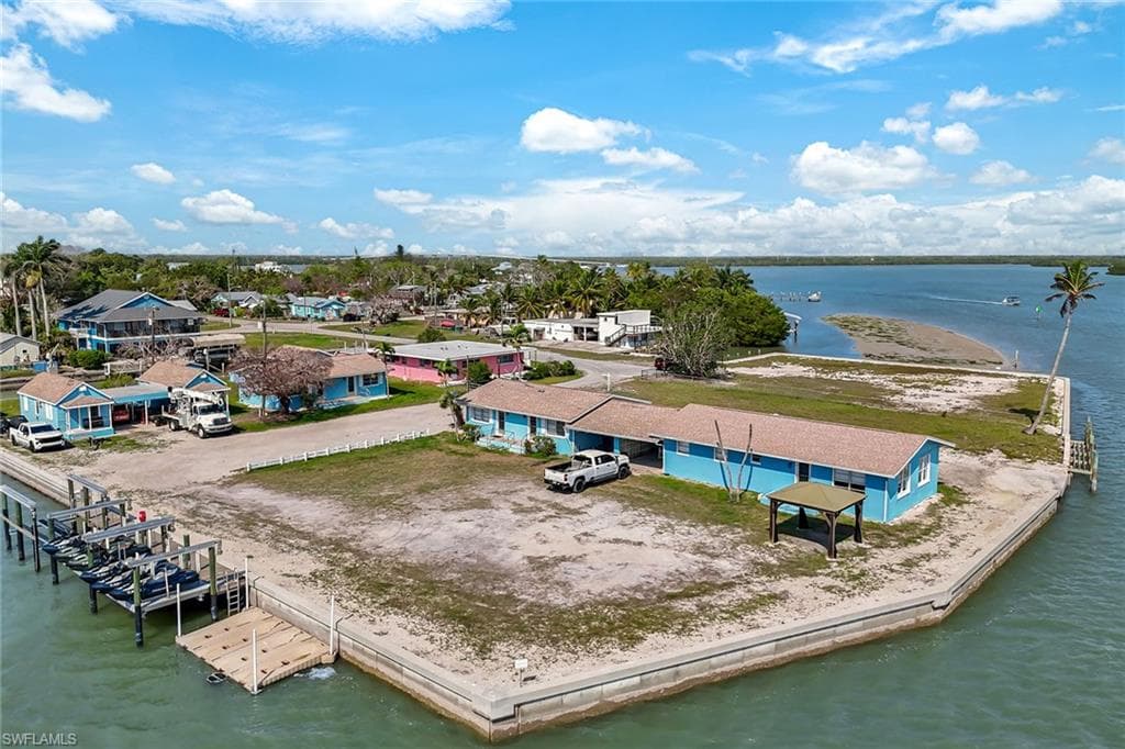 110 East Ct, Naples, FL 34140-10