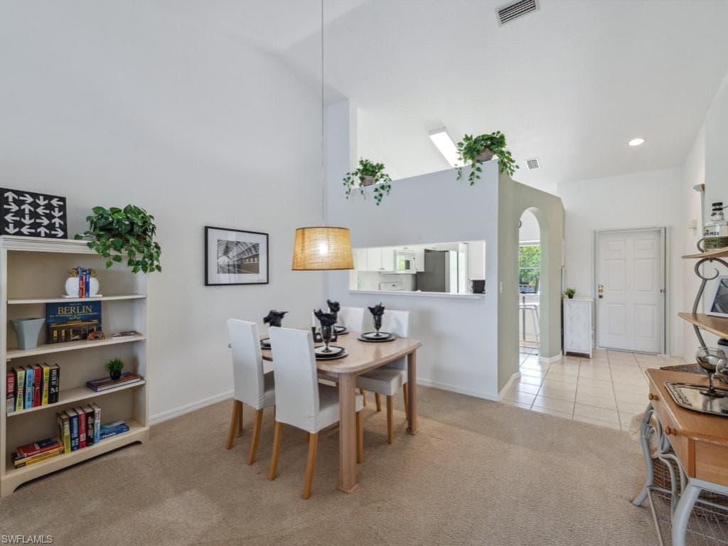 6310 Huntington Lakes Cir 203, Naples, FL 34119-12