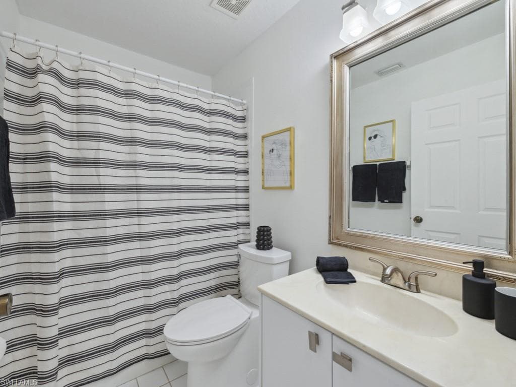 6310 Huntington Lakes Cir 203, Naples, FL 34119-18