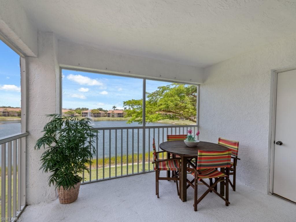6310 Huntington Lakes Cir 203, Naples, FL 34119-19