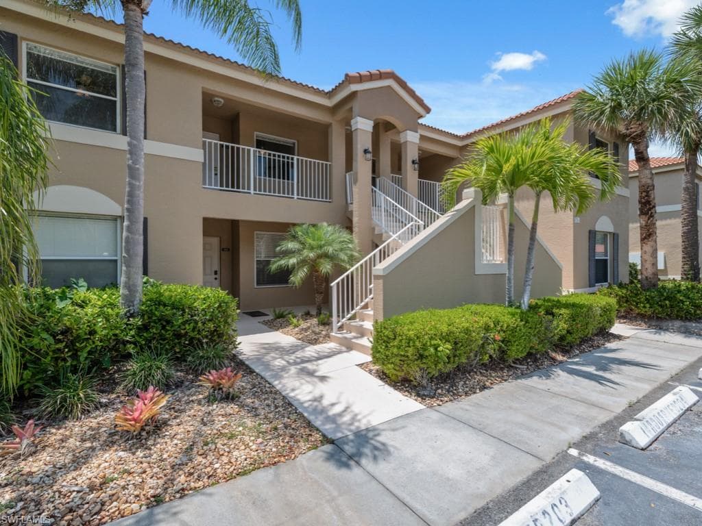6310 Huntington Lakes Cir 203, Naples, FL 34119-2