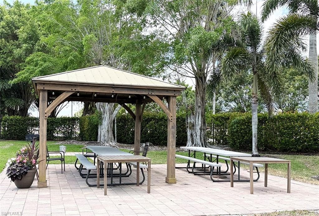 6310 Huntington Lakes Cir 203, Naples, FL 34119-31