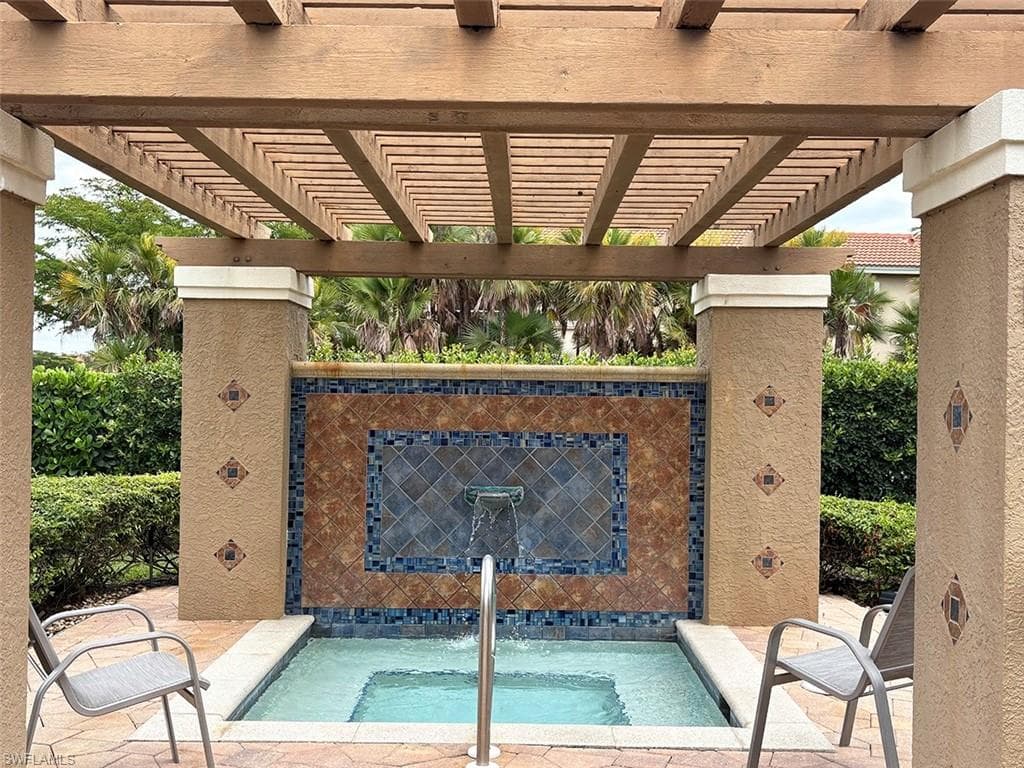 6310 Huntington Lakes Cir 203, Naples, FL 34119-33