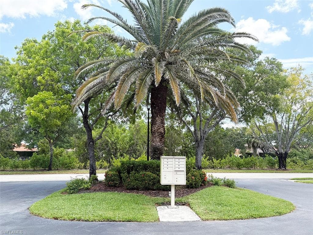 6310 Huntington Lakes Cir 203, Naples, FL 34119-4