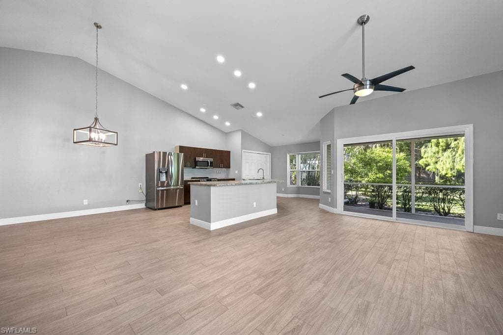 1429 Monarch Cir, Naples, FL 34116-9