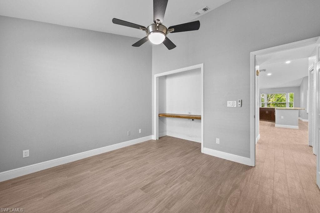 1429 Monarch Cir, Naples, FL 34116-25