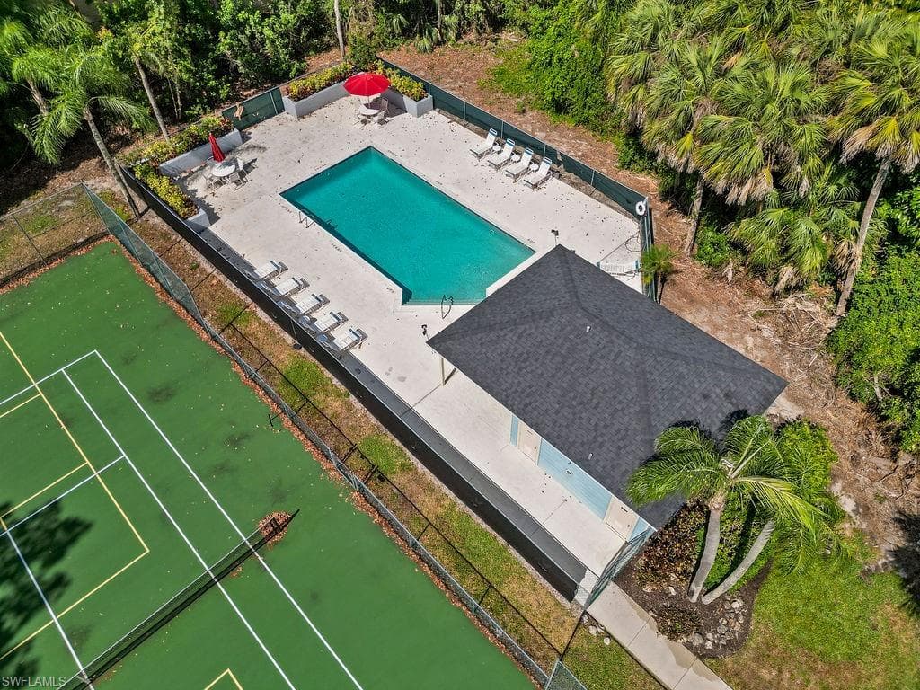 1429 Monarch Cir, Naples, FL 34116-40