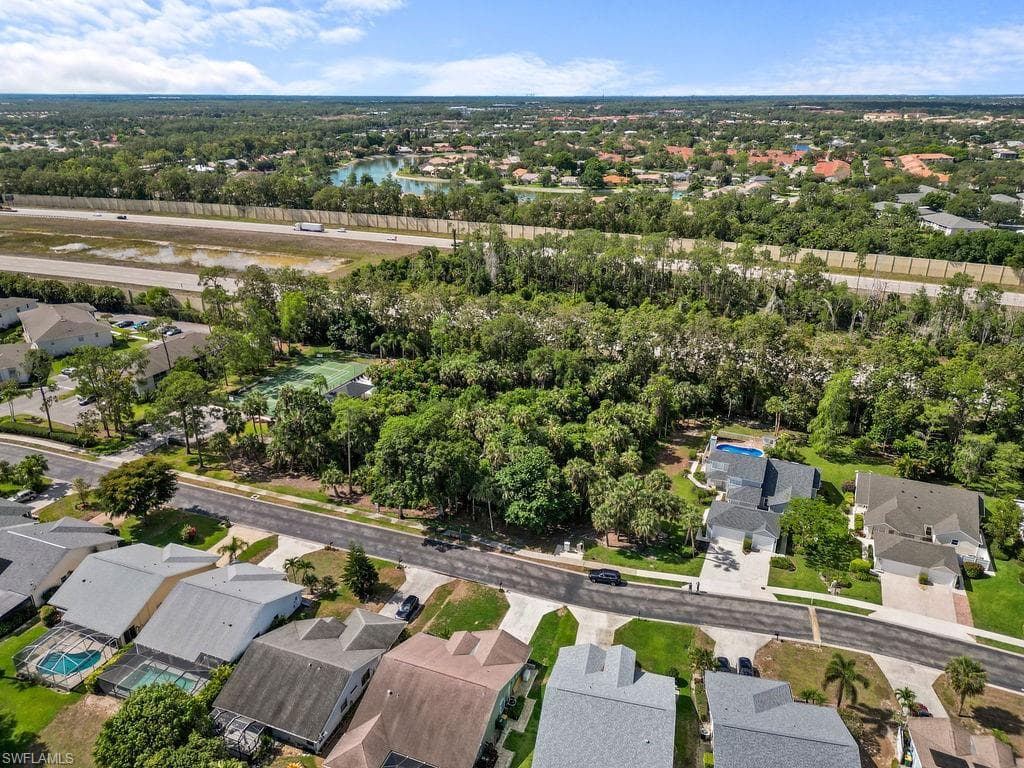 1429 Monarch Cir, Naples, FL 34116-43