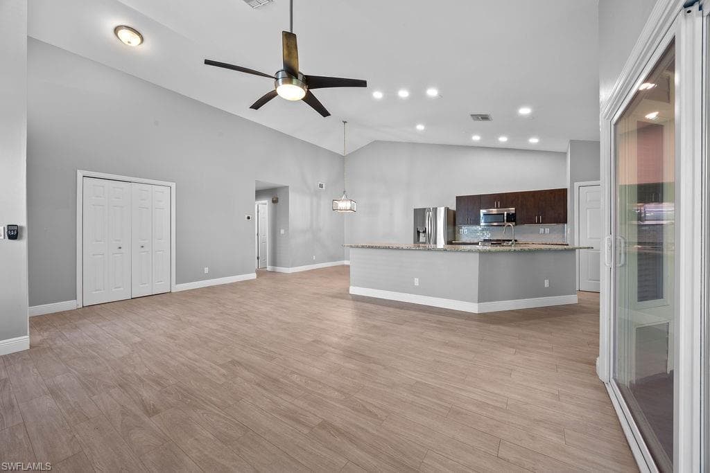 1429 Monarch Cir, Naples, FL 34116-7