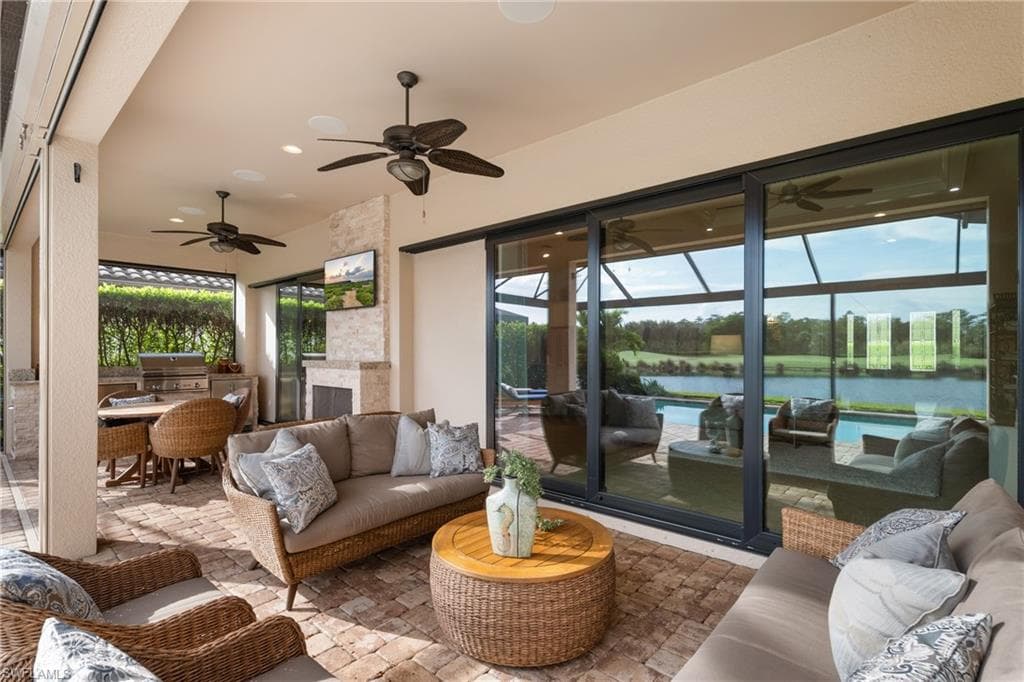 8880 Savona Ct, Naples, FL 34119-32