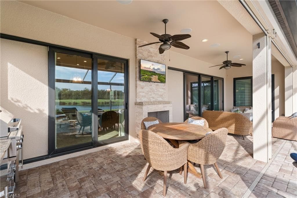 8880 Savona Ct, Naples, FL 34119-34