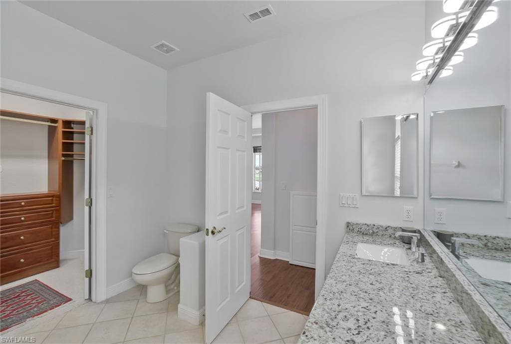 4923 Cerromar Dr, Naples, FL 34112-18