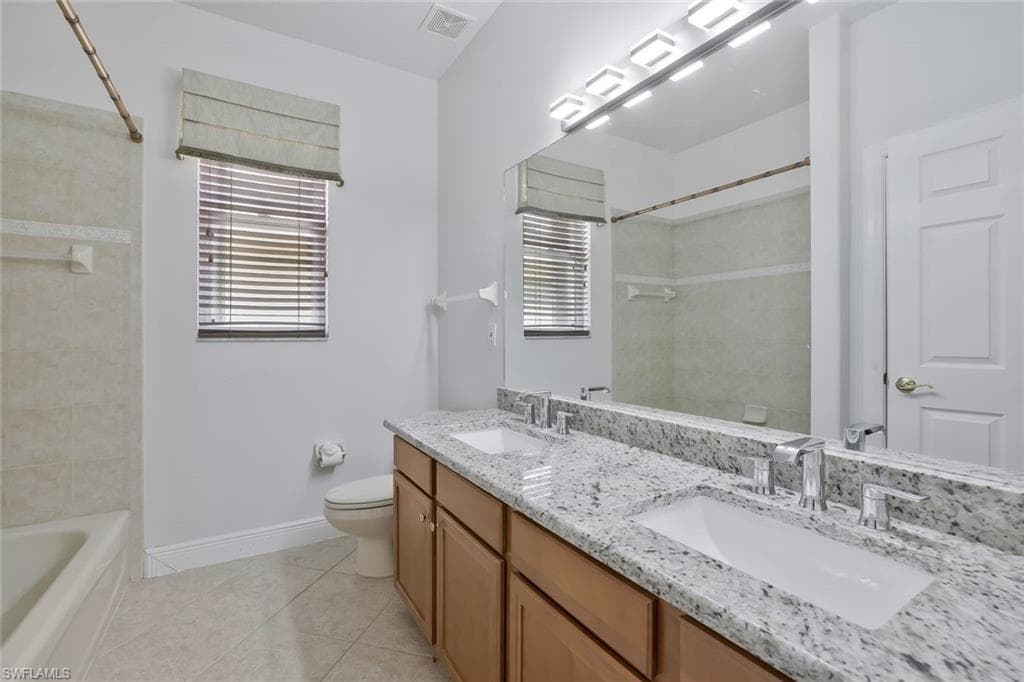 4923 Cerromar Dr, Naples, FL 34112-20