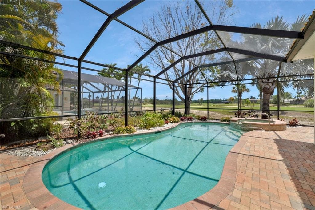 4923 Cerromar Dr, Naples, FL 34112-24