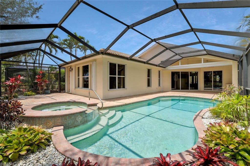 4923 Cerromar Dr, Naples, FL 34112-2