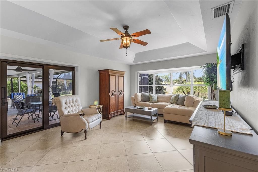 813 Saint Andrews Blvd, Naples, FL 34113-9