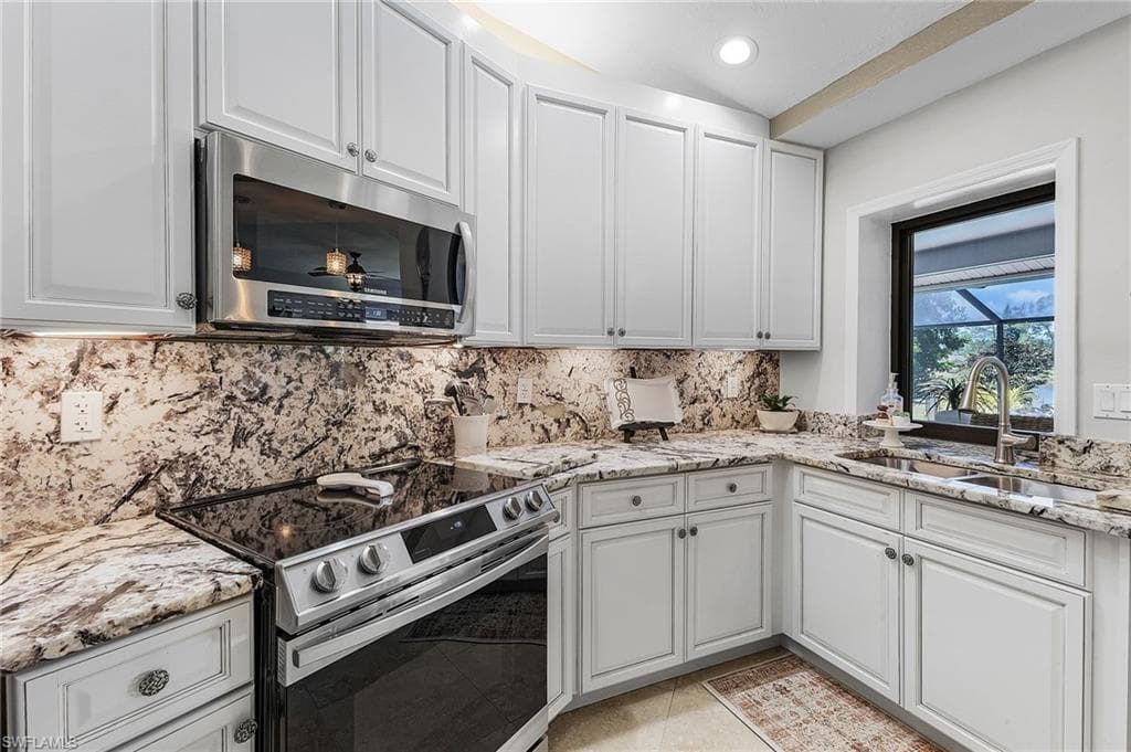 813 Saint Andrews Blvd, Naples, FL 34113-13