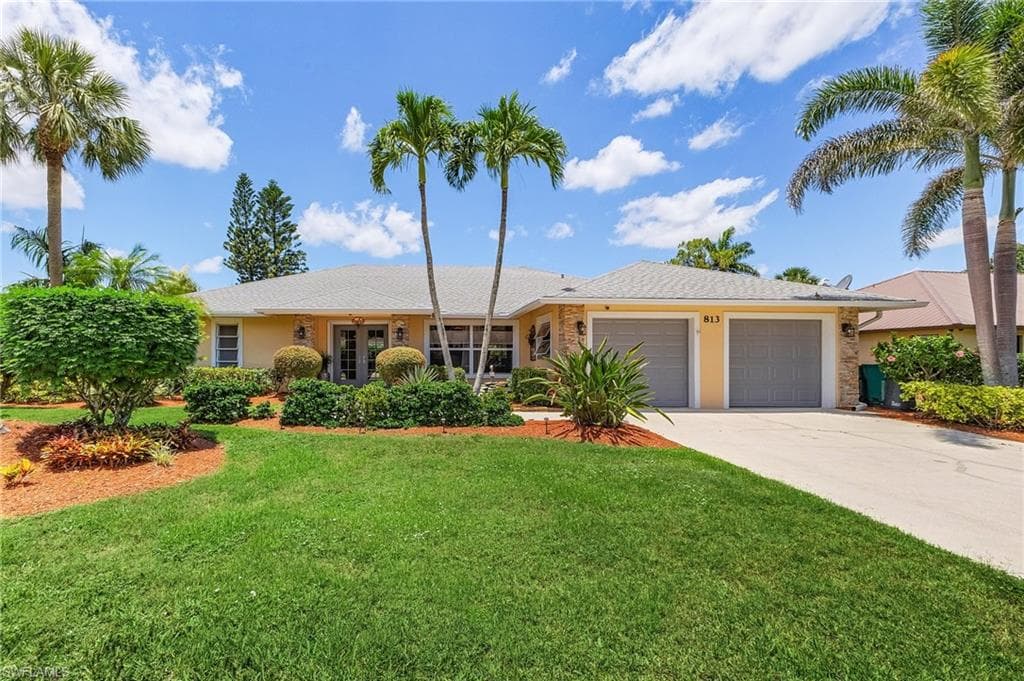 813 Saint Andrews Blvd, Naples, FL 34113-2