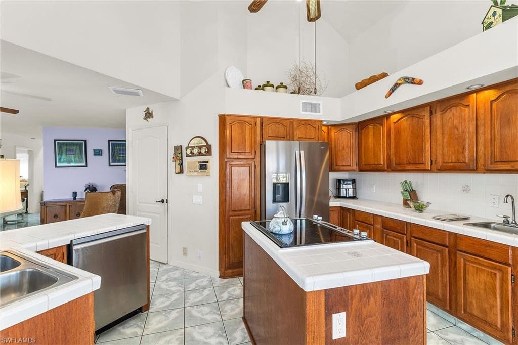 1200 Butterfly Ct, Marco Island, FL 34145-20