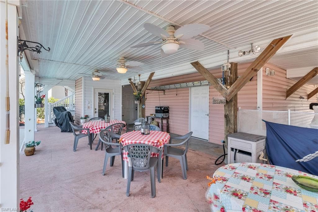 1200 Butterfly Ct, Marco Island, FL 34145-38