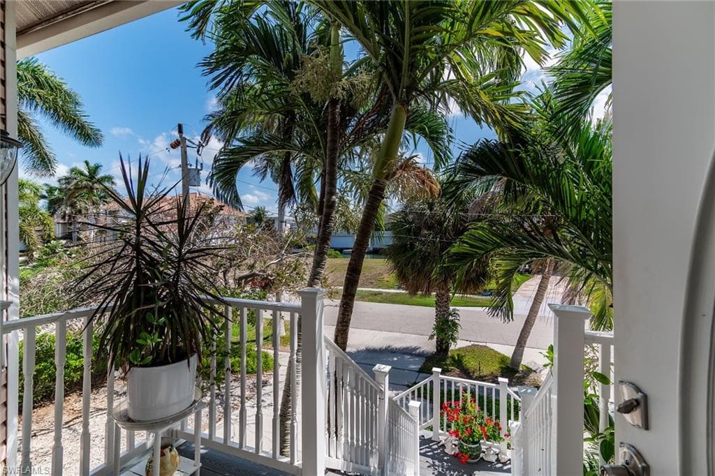 1200 Butterfly Ct, Marco Island, FL 34145-40
