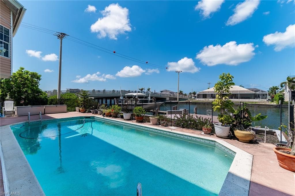 1200 Butterfly Ct, Marco Island, FL 34145-45
