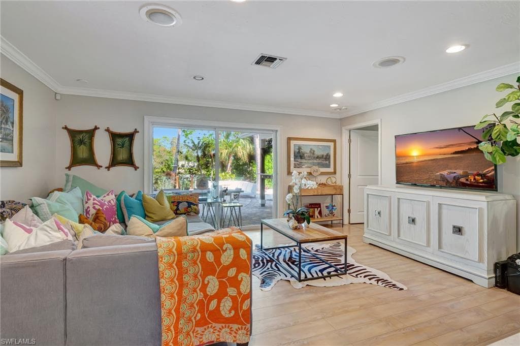 1387 28th Ave N, Naples, FL 34103-9