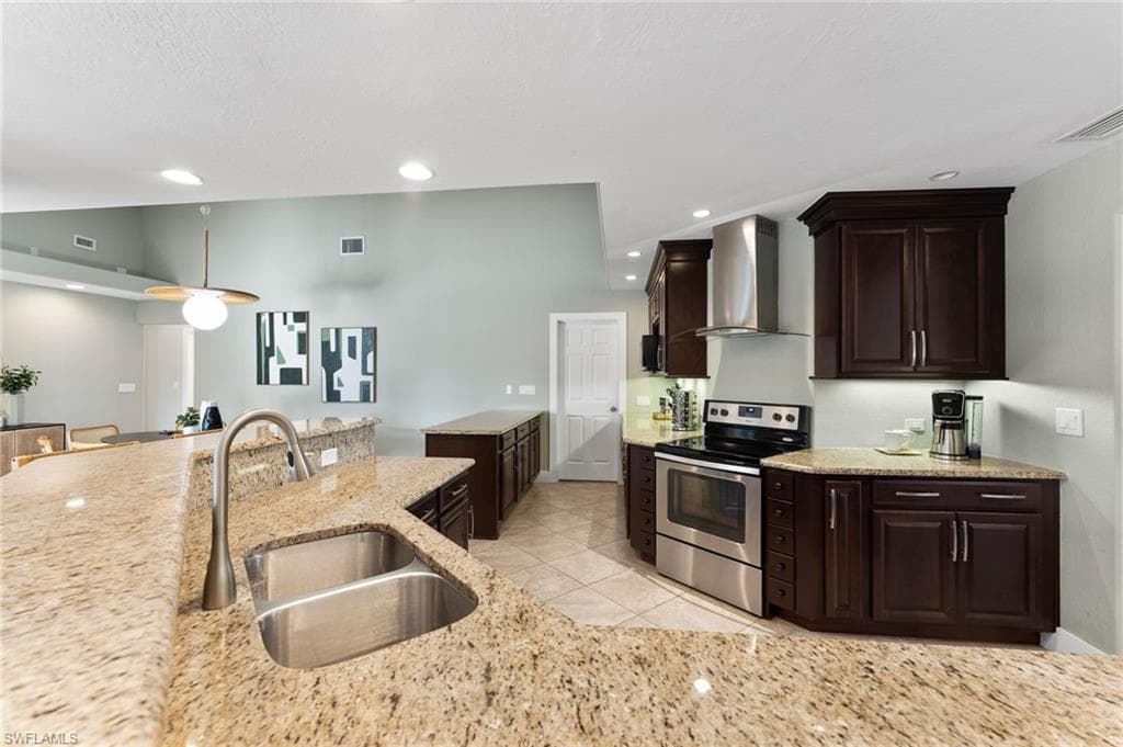 1107 El Dorado Pkwy W, Cape Coral, FL 33914-13