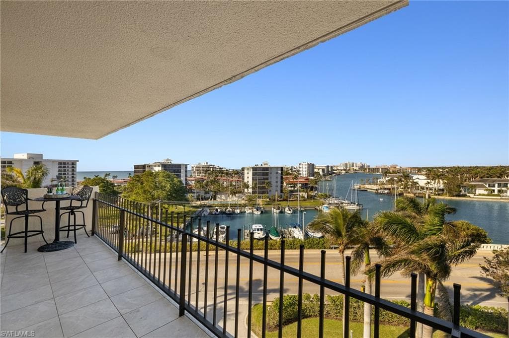 2150 Gulf Shore Blvd N 701, Naples, FL 34103-2