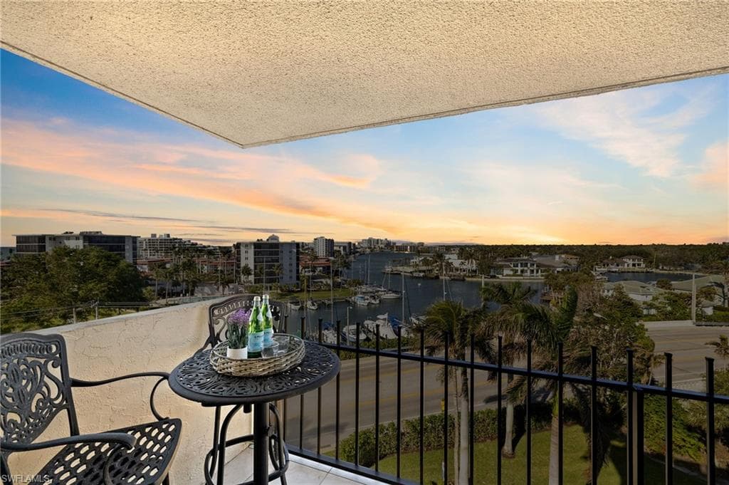 2150 Gulf Shore Blvd N 701, Naples, FL 34103-6