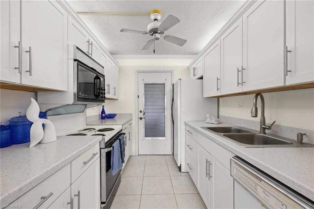 2150 Gulf Shore Blvd N 701, Naples, FL 34103-7
