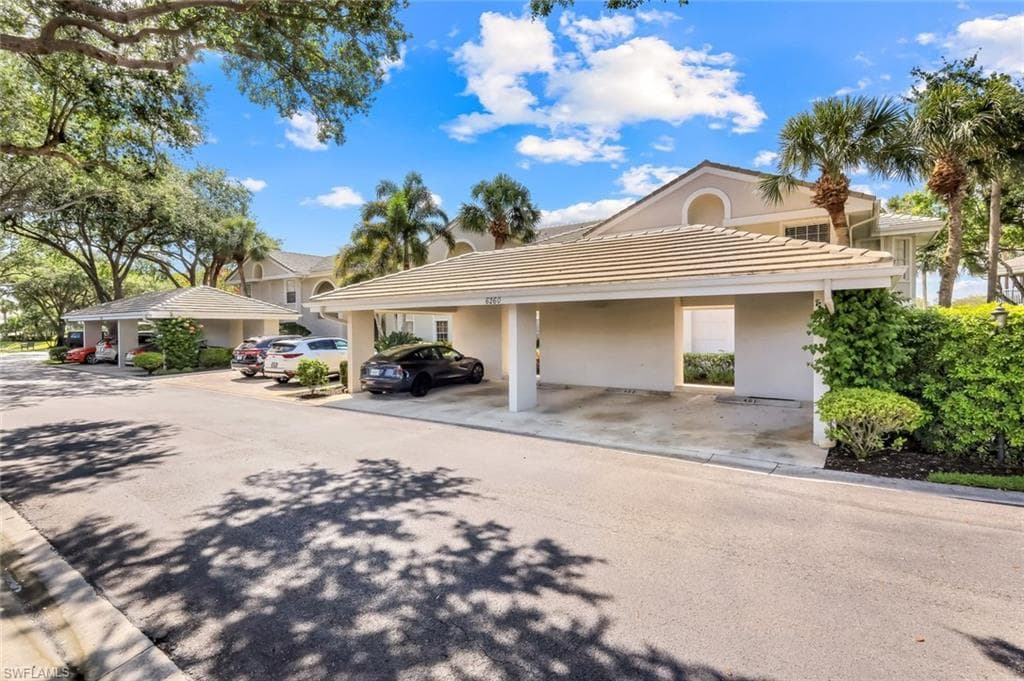 6260 Bellerive Ave 402, Naples, FL 34119-1
