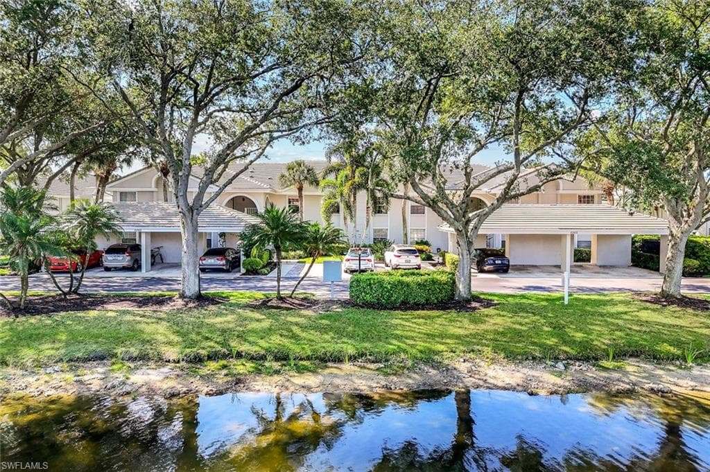 6260 Bellerive Ave 402, Naples, FL 34119-4